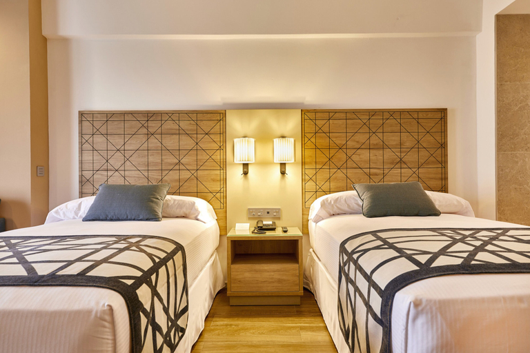 Bedroom 3, Hotel Riu Palace Baja California - Adults Only - All Inclusive, La Paz