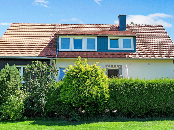 Exterior & Views 2, Stilvolle Wohnung in Stormbruch mit Garten, Waldeck-Frankenberg