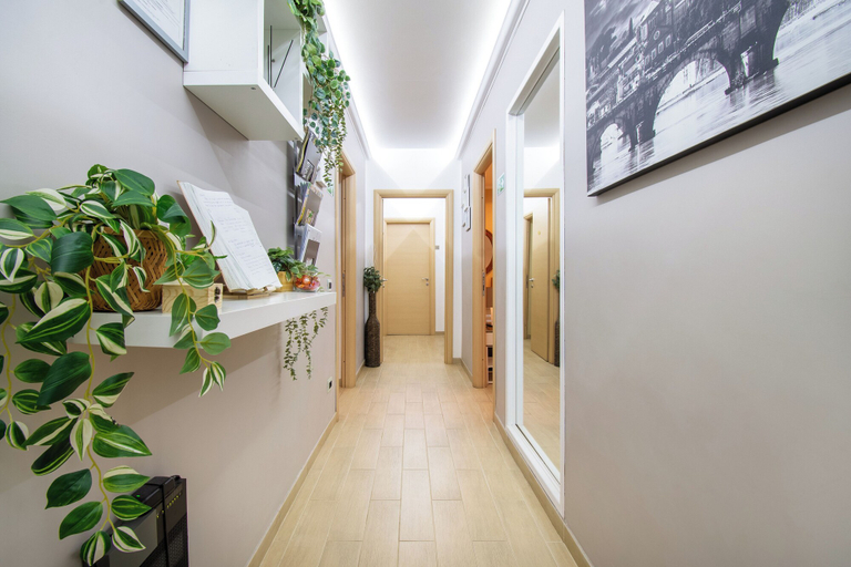 Others 5, Next Stop St Peter Apartment, Rome