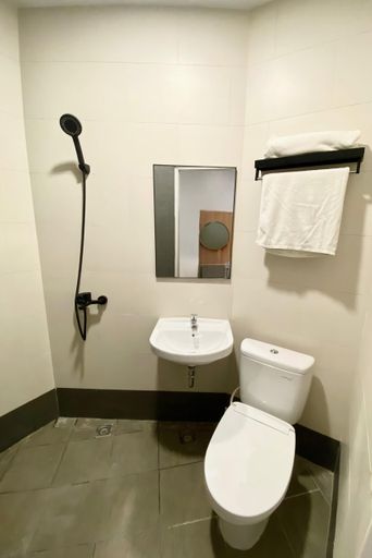 Bathroom, Como Homestay Batam, Batam