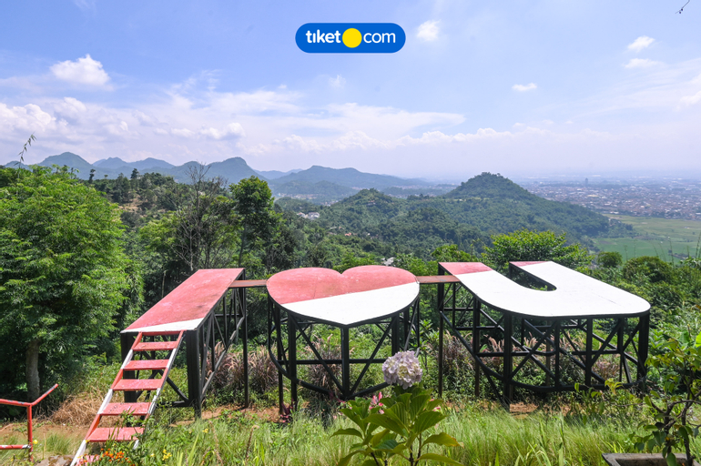 Exterior & Views 4, Glamping Taman Love, Bandung