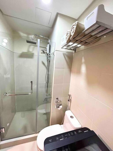 Bedroom 2, Modern 1 Bedroom Unit w/ Balcony in MOA, Pasay City, Parañaque