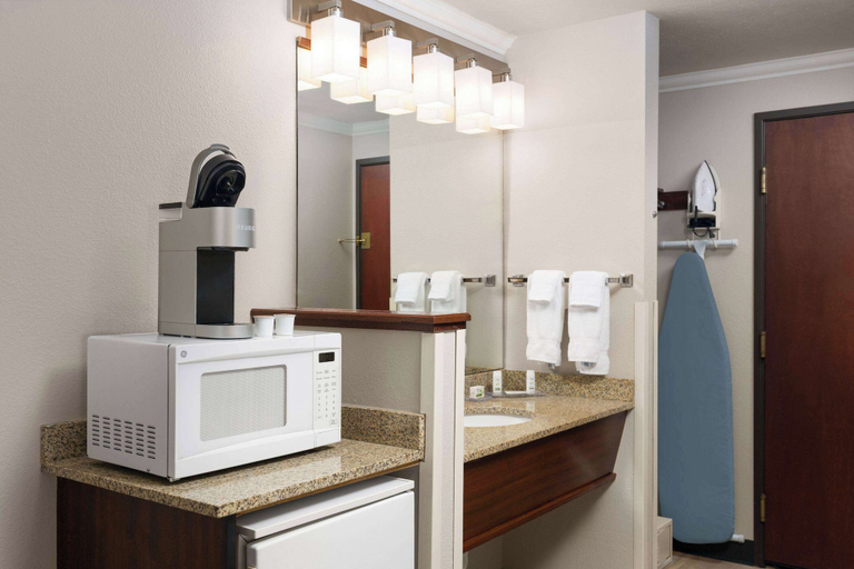 Others 5, Ramada by Wyndham Moses Lake, Grant