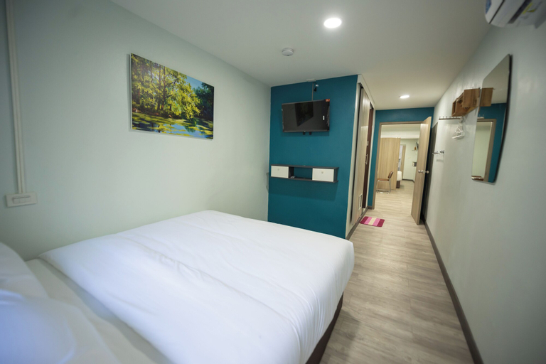 Bedroom 13
