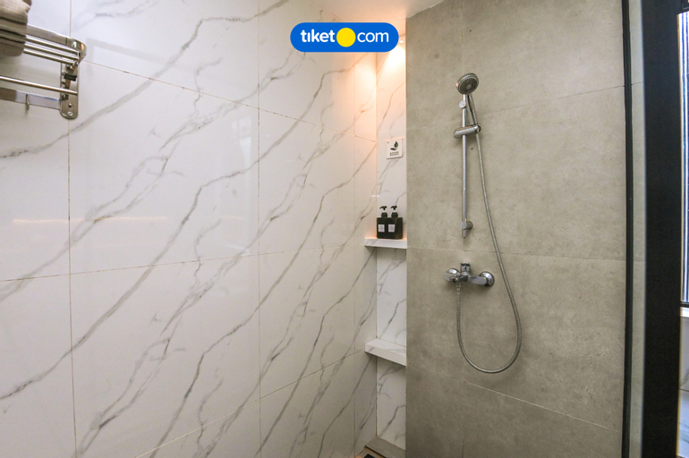 Bathroom 21