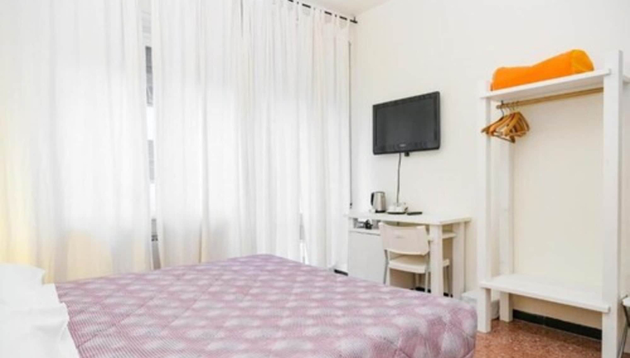 Bedroom 5, Lia Rooms 3, La Spezia