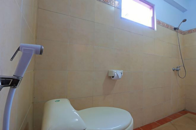 Bathroom 17
