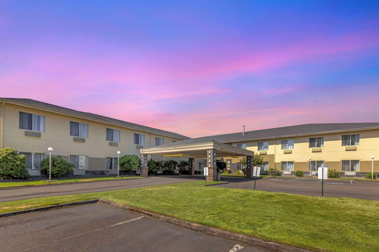 Comfort Suites Near Vancouver Mall, Clark