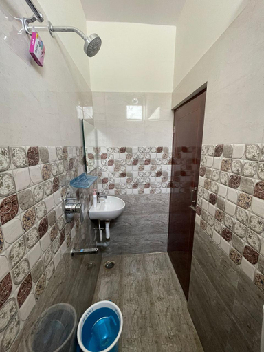 Others 4, New Penthouse & Kitchen Near Beach with Parking, Visakhapatnam