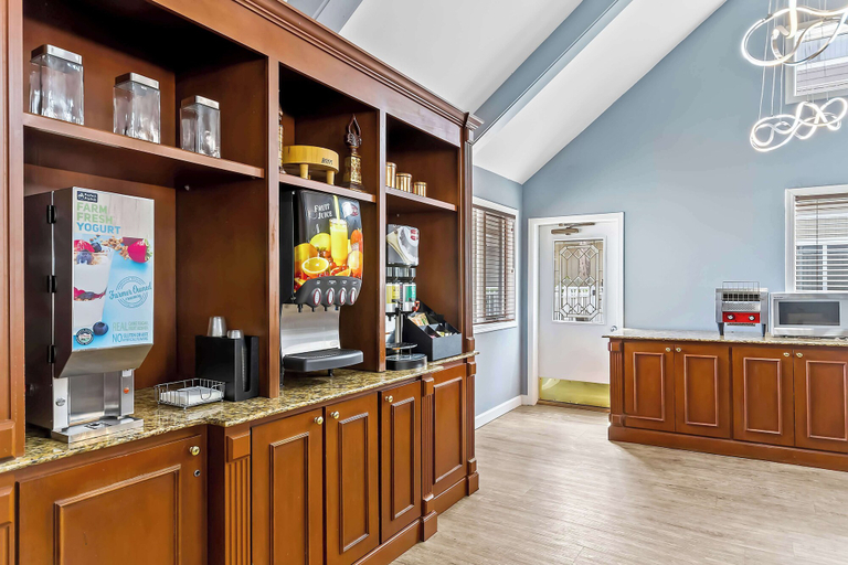 Food & Drinks 5, SureStay Studio by Best Western Pensacola, Escambia