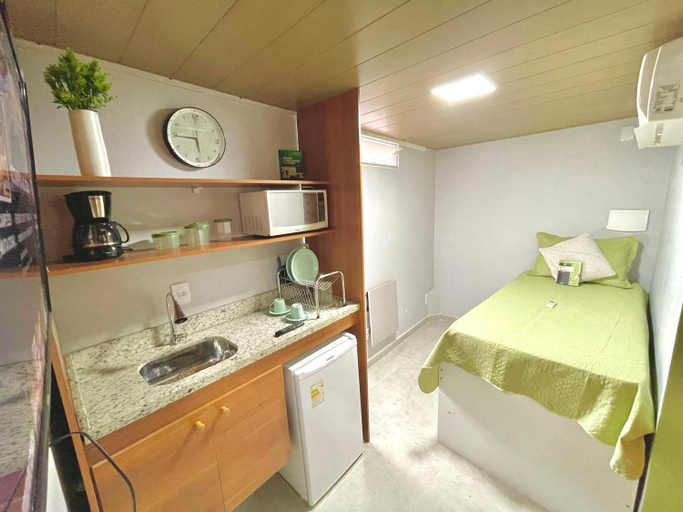 Others 5, STUDIO aconchego, com Ar, Wifi, Smartv e Cozinha, Macaé