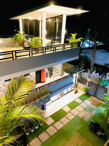 DK's Inn, Coron