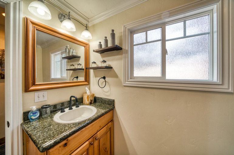 Bathroom 23