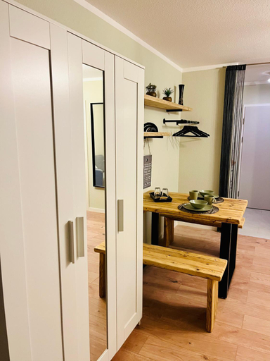 Others 2, Studio an der Elbe mit Balkon, Kuche und Netflix, Dresden