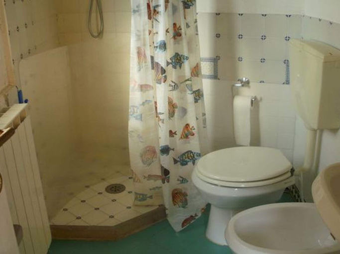 Bathroom, Belvilla by OYO Arte e Orto, La Spezia