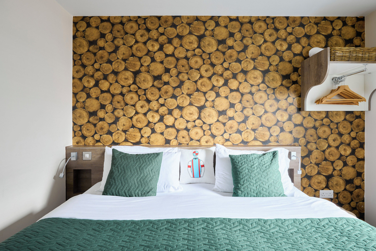 Bedroom 3, The Lodge Hotel, West Berkshire