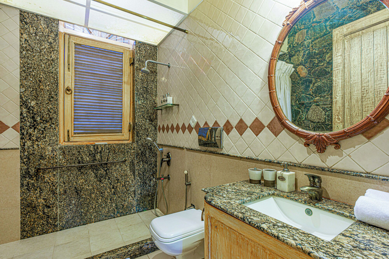 Bathroom, Amã Stays & Trails Patu's Haven, Lonavala, Pune