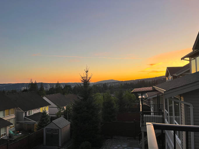 Others 5, AC-Emily's Nest 1 Bedroom Shared Bathroom Free Parking Self Check-in, Greater Vancouver