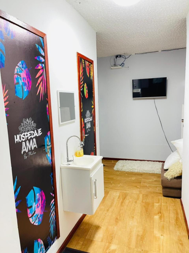 Others 3, HOSTAL AMA, Leticia