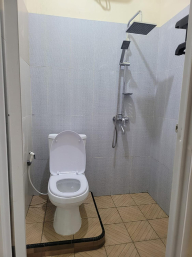 Bathroom 8