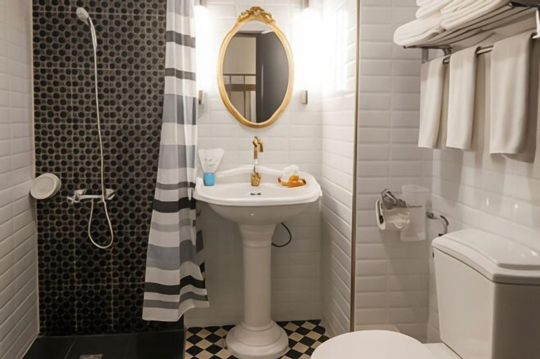 Bathroom 22