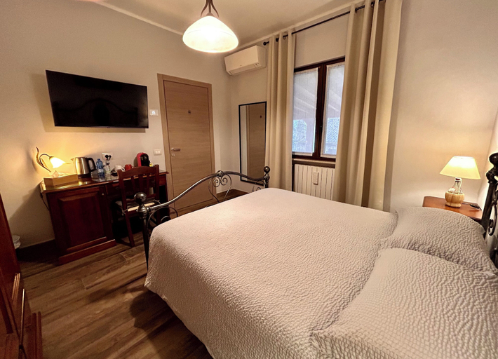 Bedroom 5, Il Fienile, Brescia