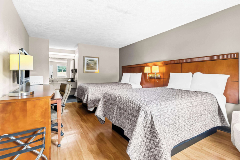 Bedroom 3, Rodeway Inn Lexington West, Henderson