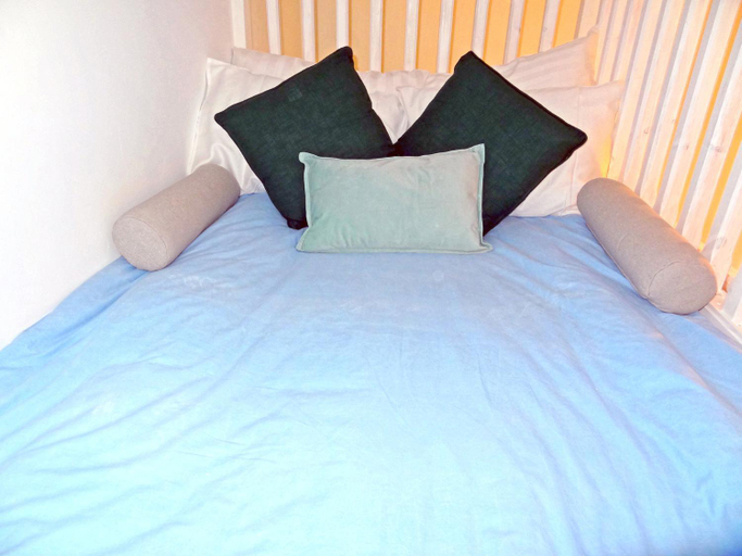 Others 2, Sea Coast Apartment by Seaside Llandudno, Conwy