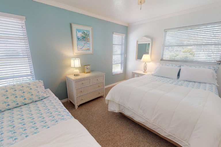 Bedroom 2, Sand Dollar Cottage, Sarasota