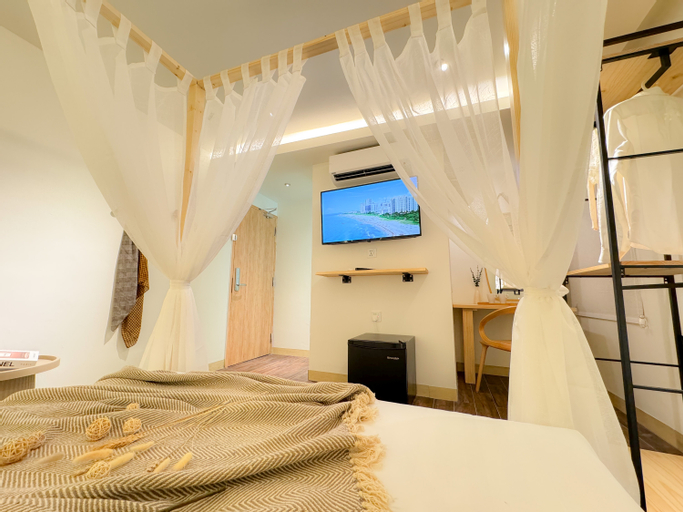 Bedroom 3, Apple 1 Hotel Queensbay, Barat Daya