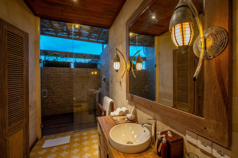 Bathroom 8