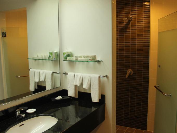 Bathroom 4