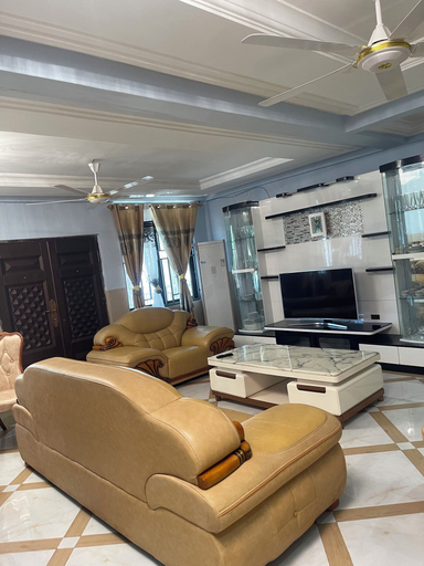 Others 4, CRL Apartment 2, Tema