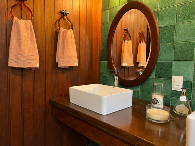 Bathroom 3, Casa Holanda - Suite Austria c jacuzzi, Teresópolis