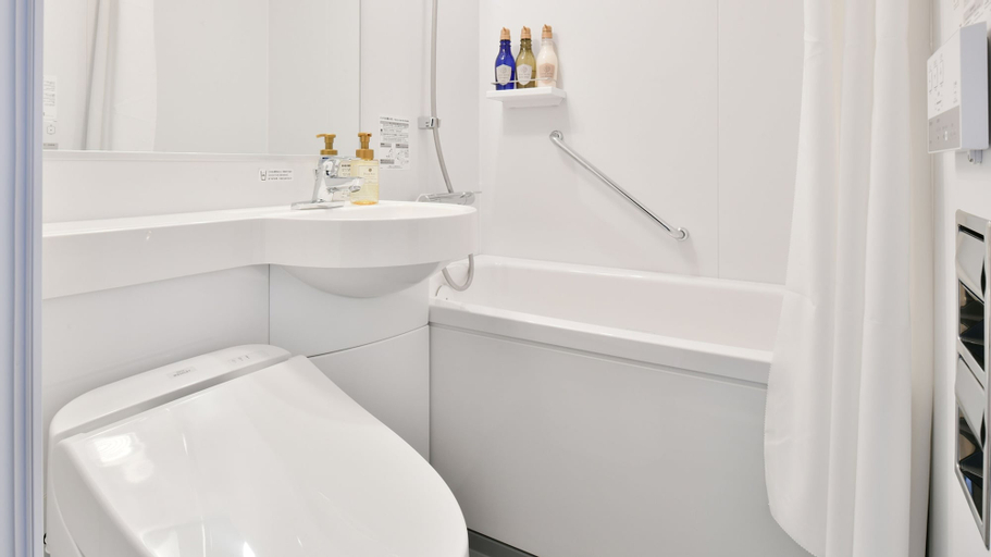 Bathroom 22