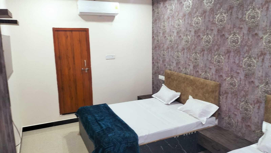 Bedroom 3, Hotel Somnath Inn, Ujjain
