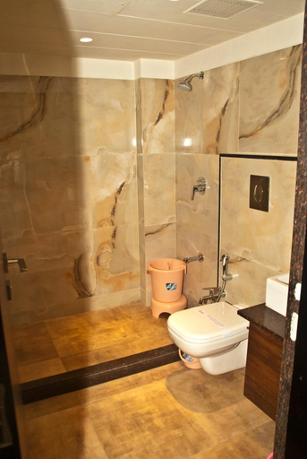 Bathroom 4, Hotel Apaar with Sea Face Garden Restaurant , Diu