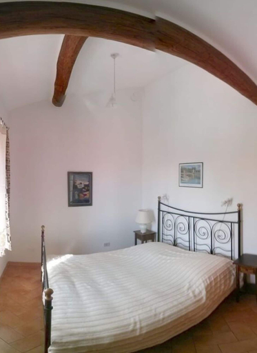 Room 3, 1 in the Detached Benefei Country House, Grosseto