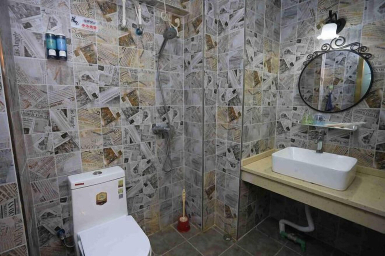 Bathroom 5, Wiseman Travel Theme Hotel, Chongqing