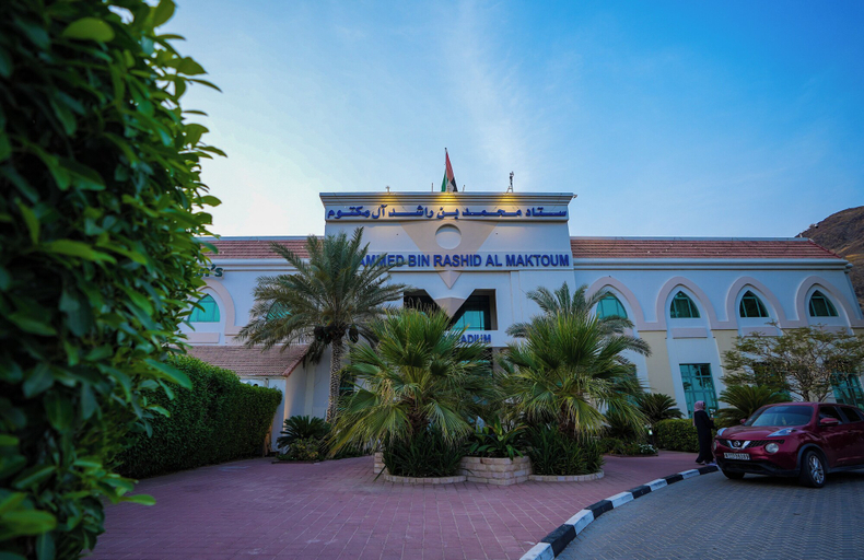 Exterior & Views
