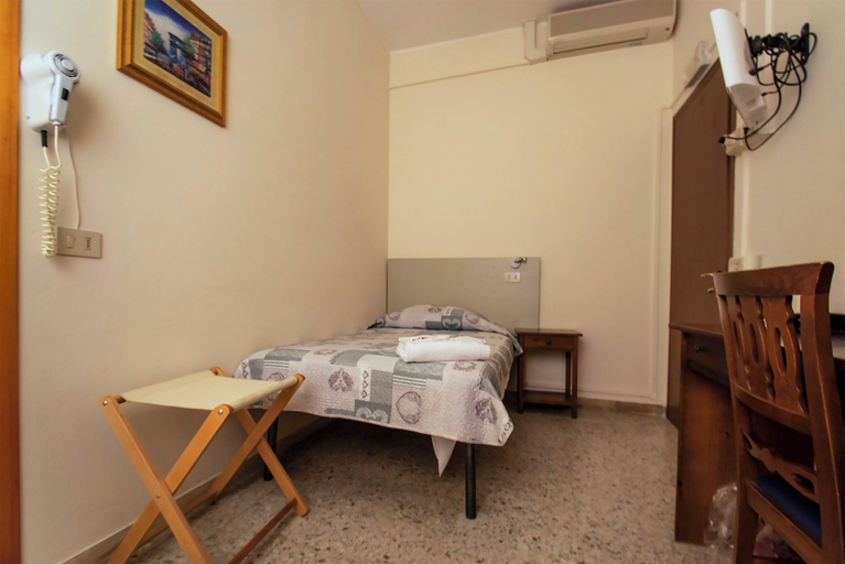 Bedroom 2, HOTEL HRS, Grosseto