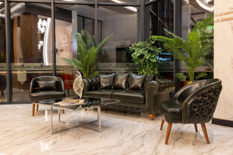 Public Area 3, Westdoor Hotel, Merkez