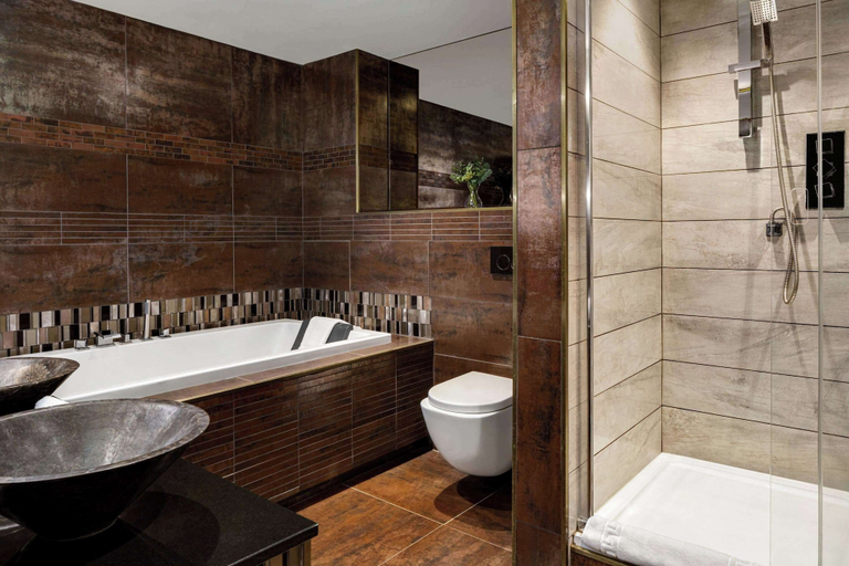 Bathroom 5, Heritage Park Pontypridd, Trademark Collection by Wyndham, Rhondda, Cynon, Taff
