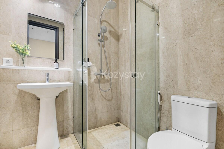 Bathroom 2, Carmine by Kozystay - Sudirman, Jakarta Pusat