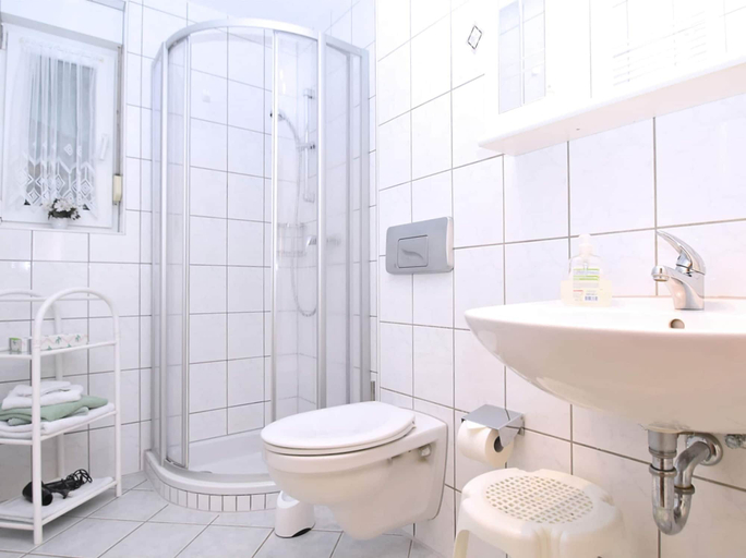 Bathroom 3, Cozy Holiday Home in Vogtland, Vogtlandkreis
