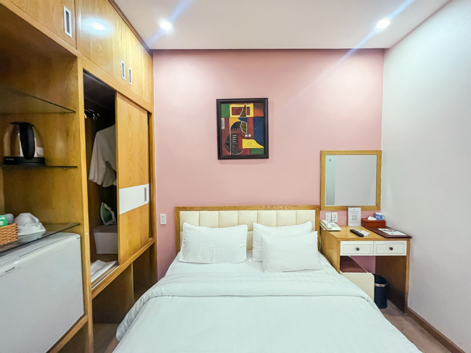 Bedroom 8