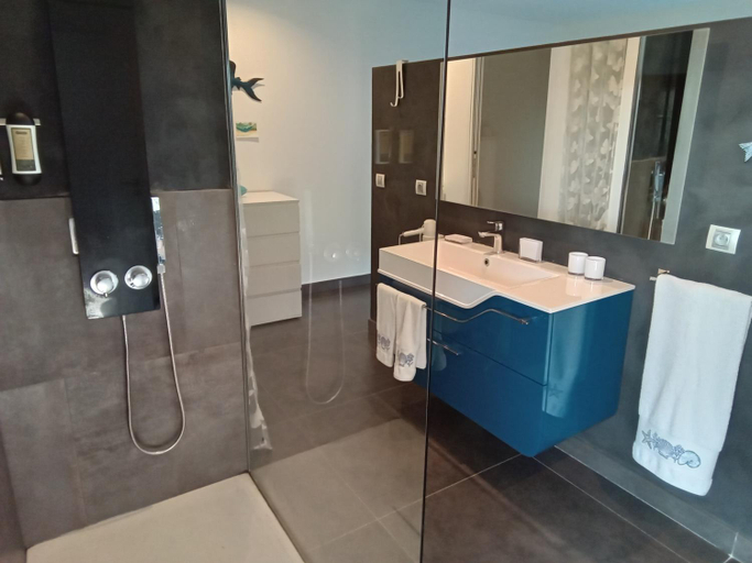 Bathroom 2, TAKAMAKA, Alpes-de-Haute-Provence