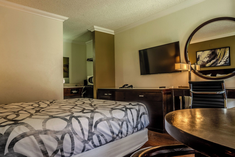 Bedroom 4, National 9 Inns, Kern