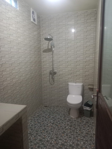 Bathroom, Me'Sari Guest House, Karangasem
