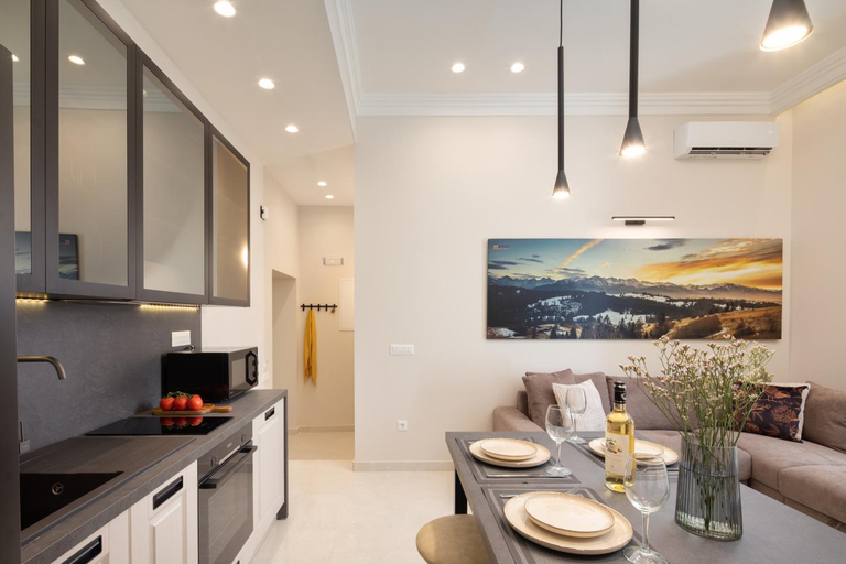 Kitchen 5, Modern-Vintage Old Town Suites, Ionian Islands